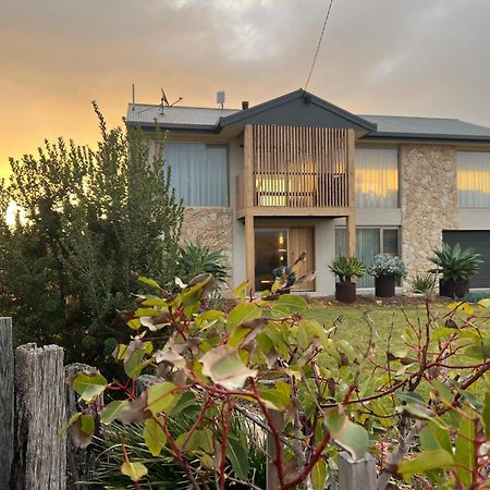 Sunsets On Martyrs Coastal Luxury Beach House Peterborough Exterior foto